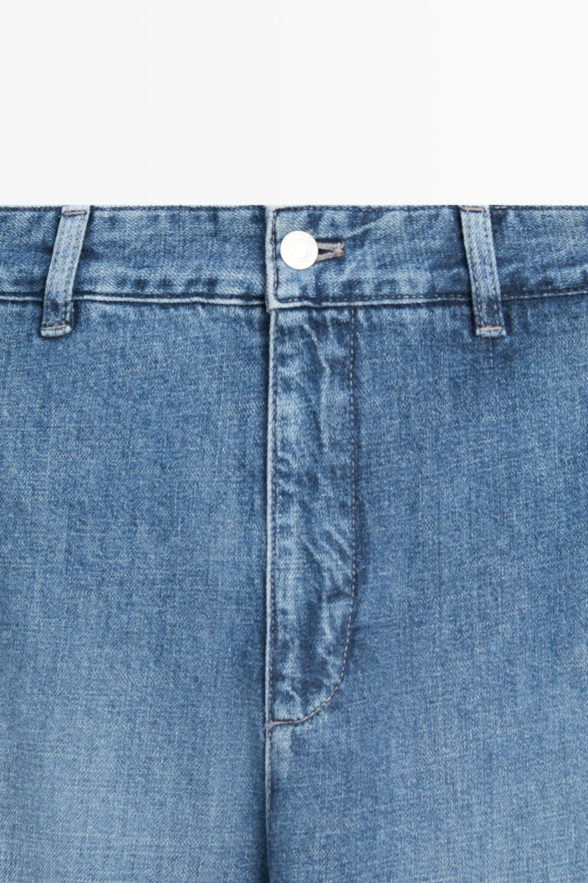 Loose-fit wide-leg jeans